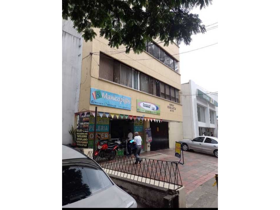 Vendo apartamento en el sur de cali barrio tequendama avenida Roosevel