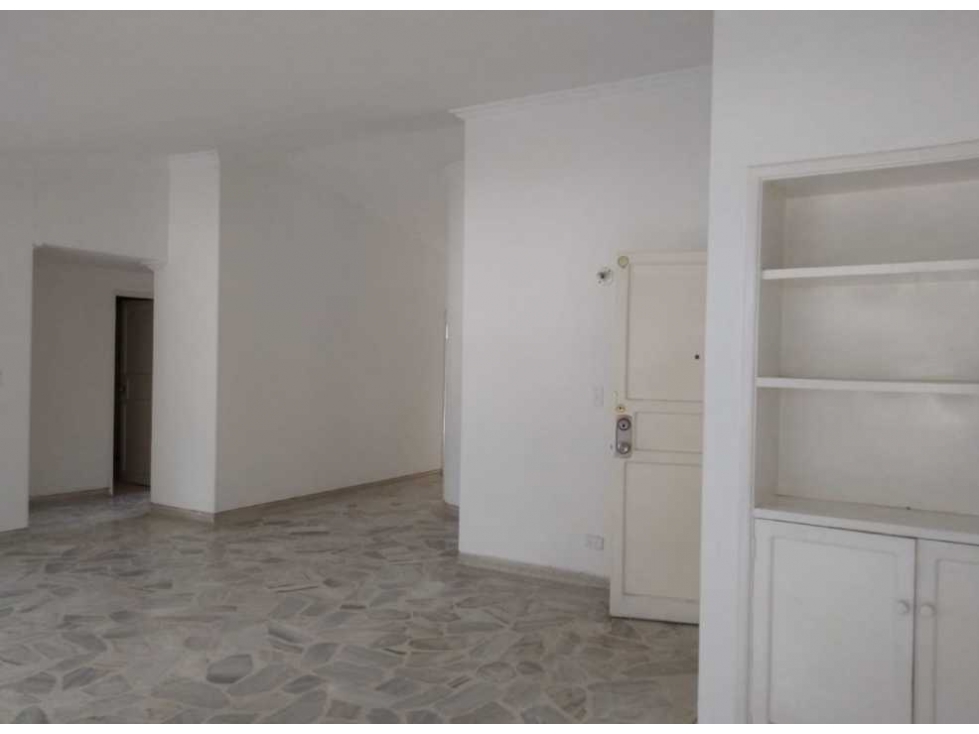 Vendo apartamento en el sur de cali barrio tequendama avenida Roosevel — foto 5
