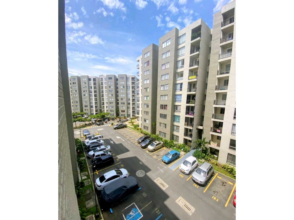 Vendo apartamento en el sur de cali barrio bochalema unidad cerrada — foto 2
