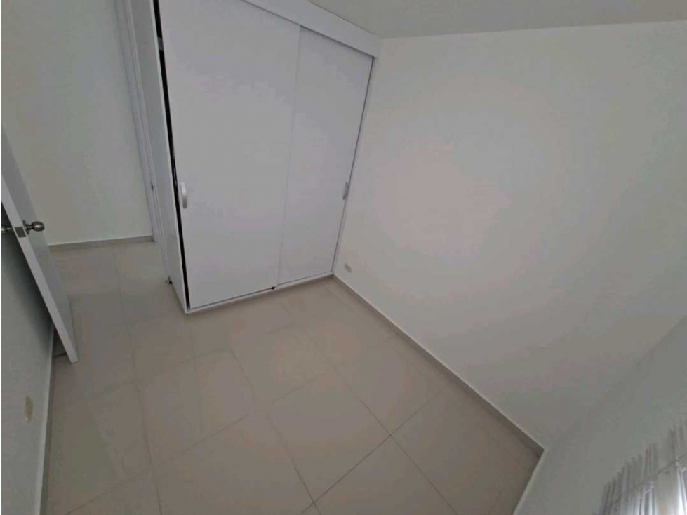 Vendo apartamento en el sur de cali barrio bochalema unidad cerrada — foto 6