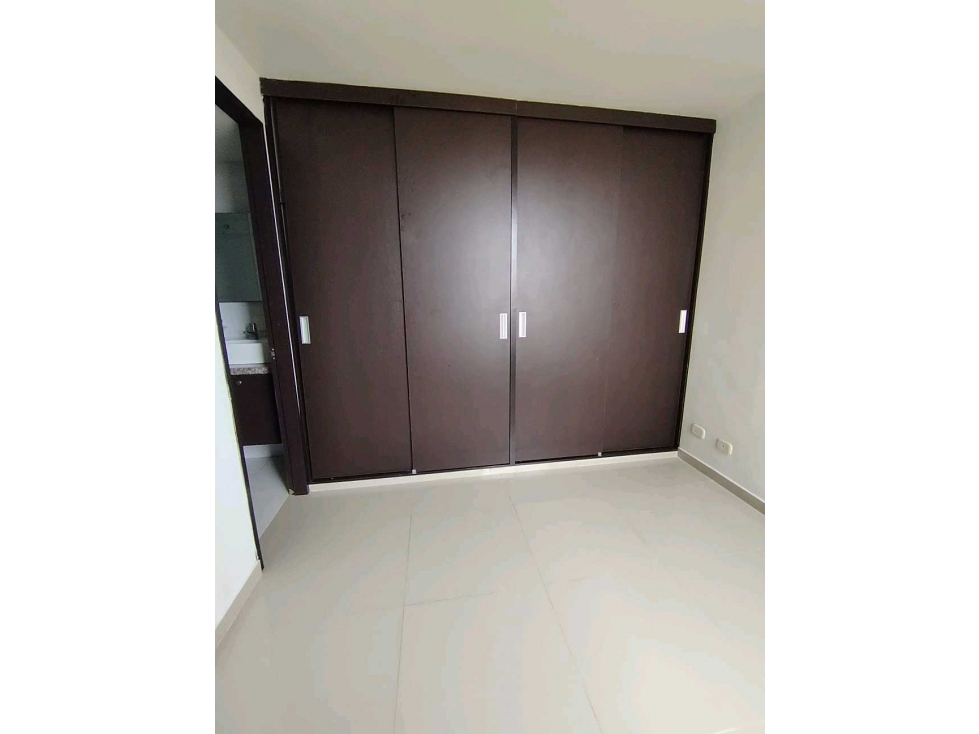 Vendo apartamento en el sur de cali barrio bochalema unidad cerrada — foto 2