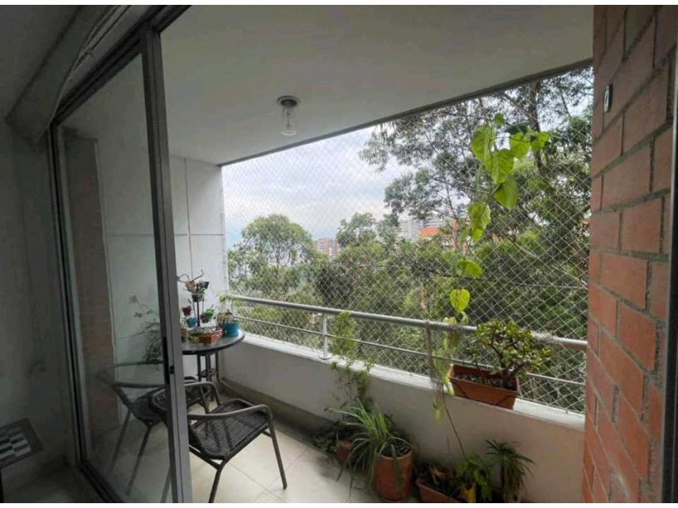 VENDO APARTAMENTO EN ENVIGADO ESMERALDAL REMODELAR UNIDAD CON PISCINA