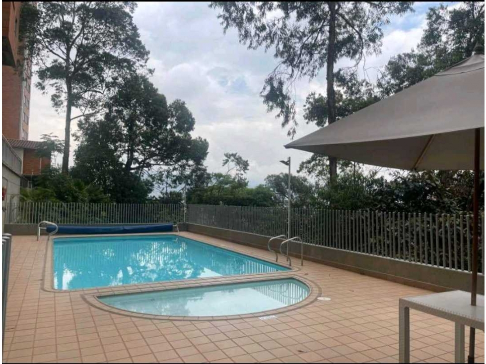 VENDO APARTAMENTO EN ENVIGADO ESMERALDAL REMODELAR UNIDAD CON PISCINA — foto 3