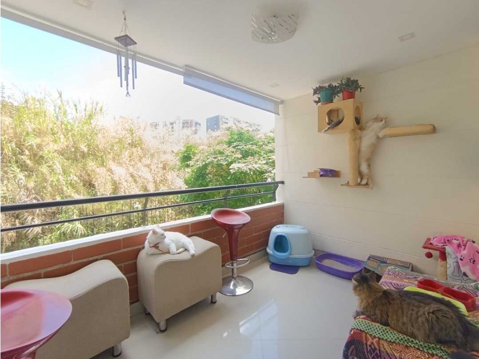 Vendo Apartamento en Envigado, Las Antillas 2do piso en Unidad Abierta