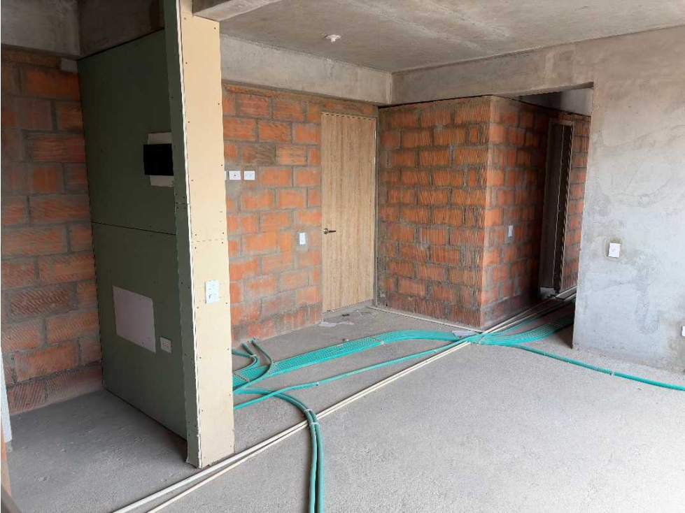 VENDO APARTAMENTO EN ITAGÜÍ; OBRA GRIS — foto 2