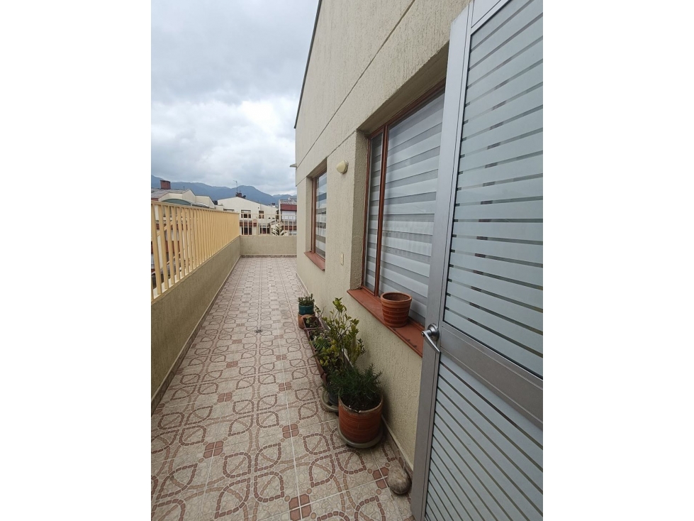 VENDO APARTAMENTO EN J VARGAS.P