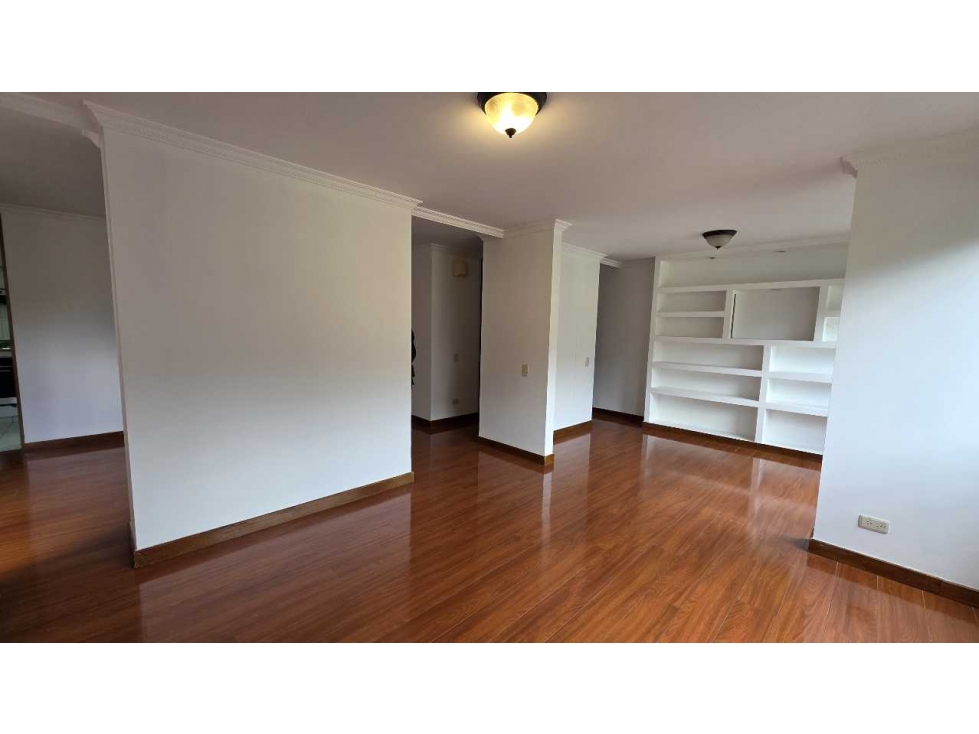 VENDO APARTAMENTO EN LA 135 CON 7 (IC*)