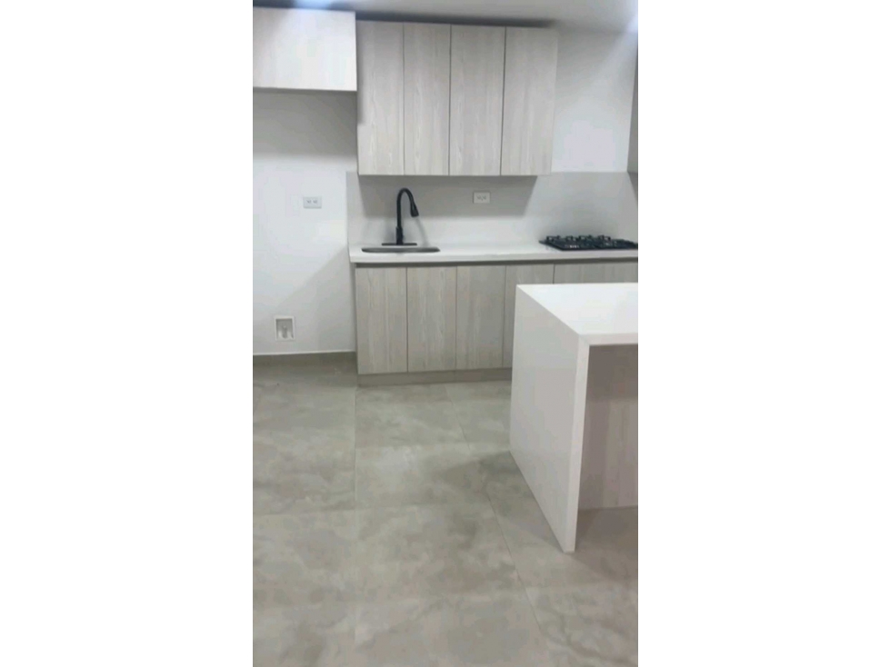 VENDO APARTAMENTO EN LA CASTELLANA PARA ESTRENAR — foto 3