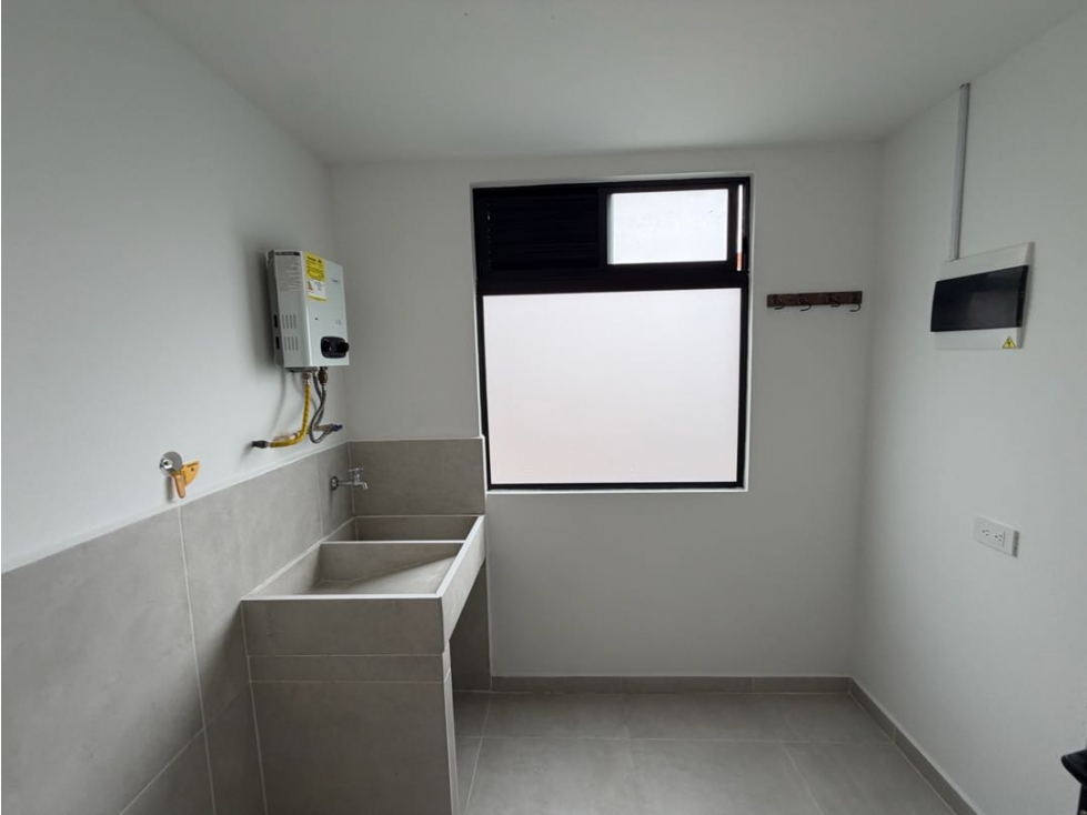 Vendo apartamento en la castellana sector exclusivo — foto 2