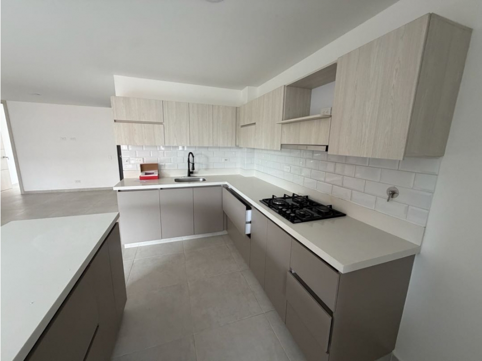 Vendo apartamento en la castellana sector exclusivo — foto 3