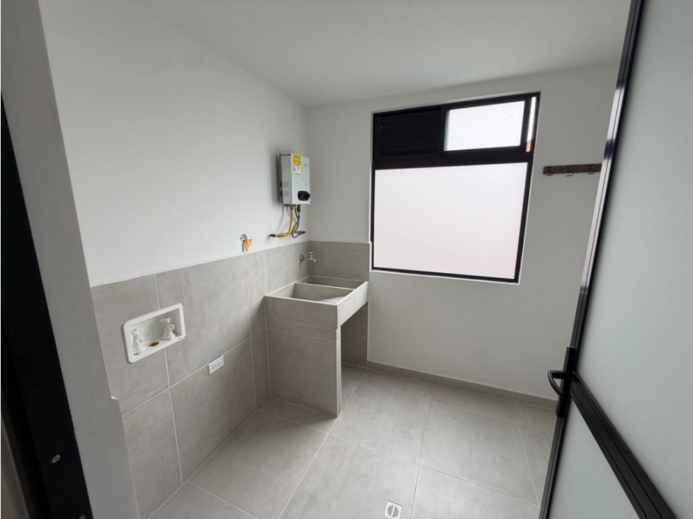 Vendo apartamento en la castellana sector exclusivo — foto 4