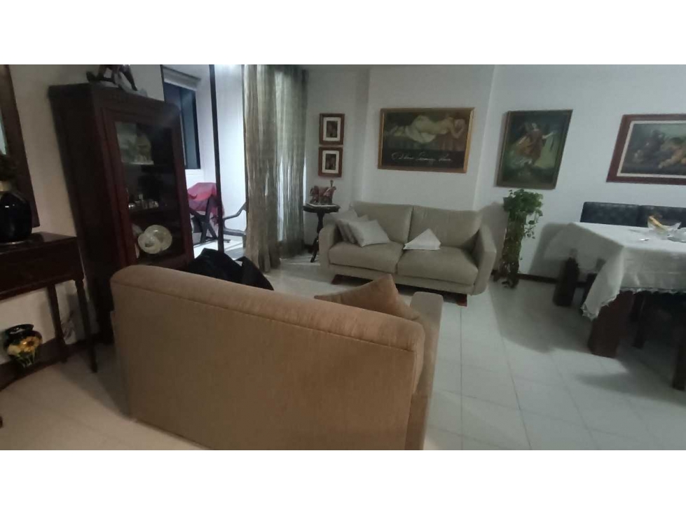VENDO APARTAMENTO EN LA CASTELLANA SANTA GEMA