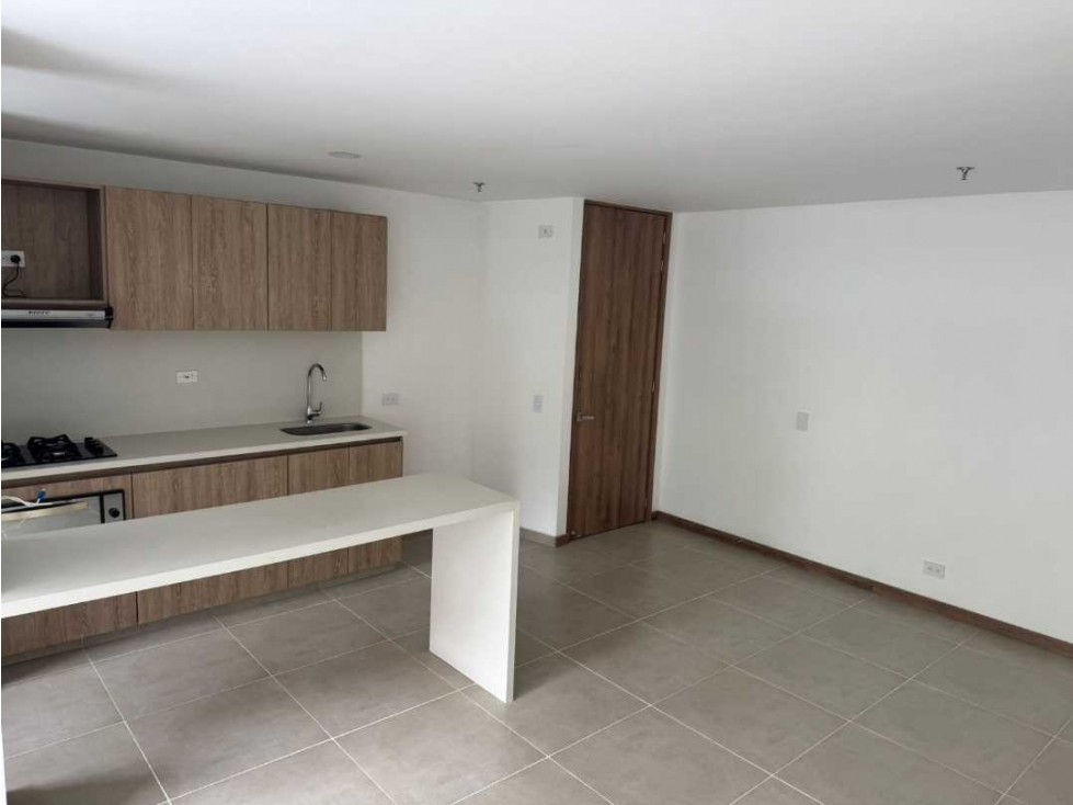 Vendo apartamento en la parte baja de la Loma del Barro Envigado — foto 2
