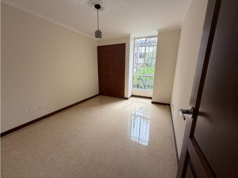 VENDO APARTAMENTO EN MEDELLÍN CONQUISTADORES CON PATIO — foto 3