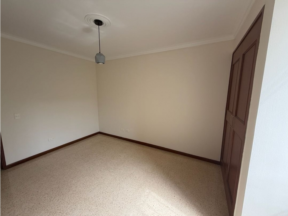 VENDO APARTAMENTO EN MEDELLÍN CONQUISTADORES CON PATIO — foto 4