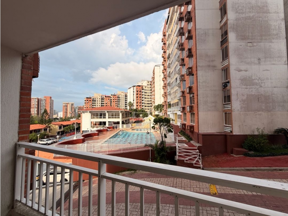 VENDO APARTAMENTO EN MIRAMAR PISO BAJO