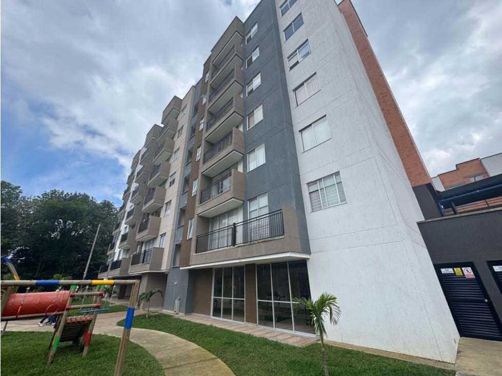 VENDO APARTAMENTO EN MONSERRATE ALTO SANTA ROSA - 2