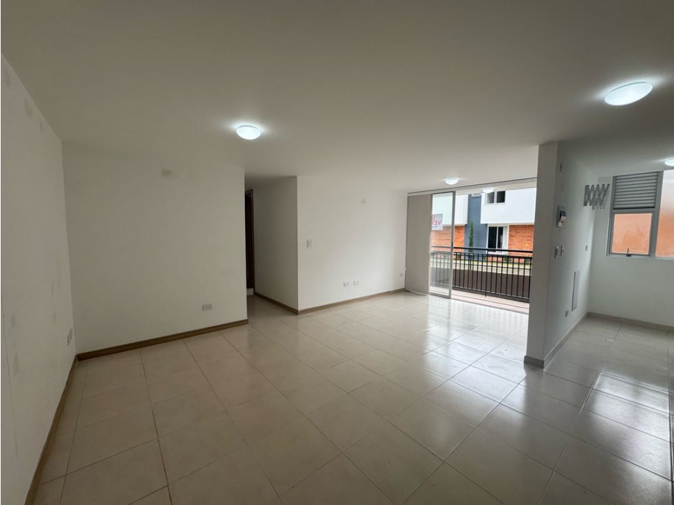 VENDO APARTAMENTO EN MONSERRATE ALTO SANTA ROSA - 4