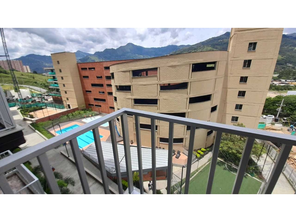 VENDO APARTAMENTO EN POBLADO NIQUIA