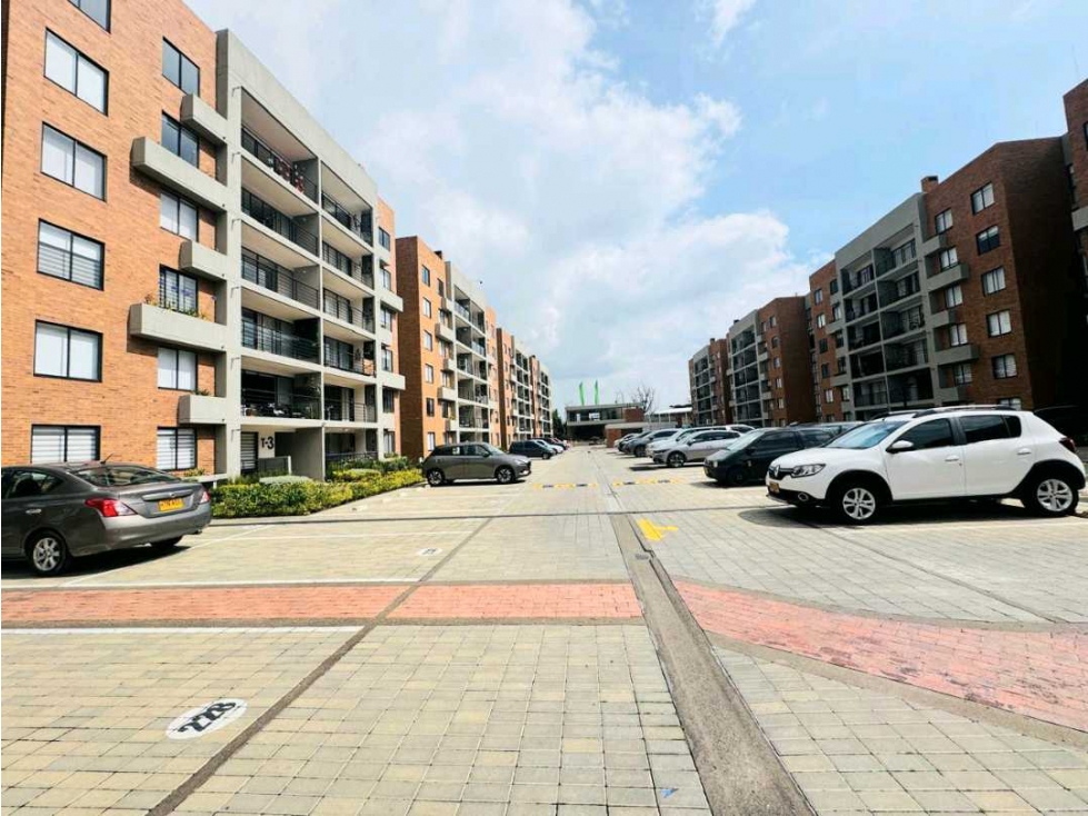 Vendo apartamento en Quinto piso con ascensor y club House en Cajica - 1