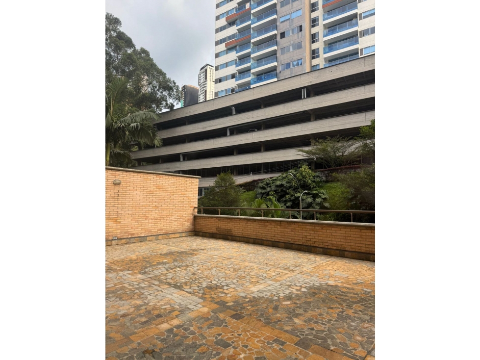 VENDO APARTAMENTO EN SABANETA AVES MARIA CON AMPLIA TERRAZA