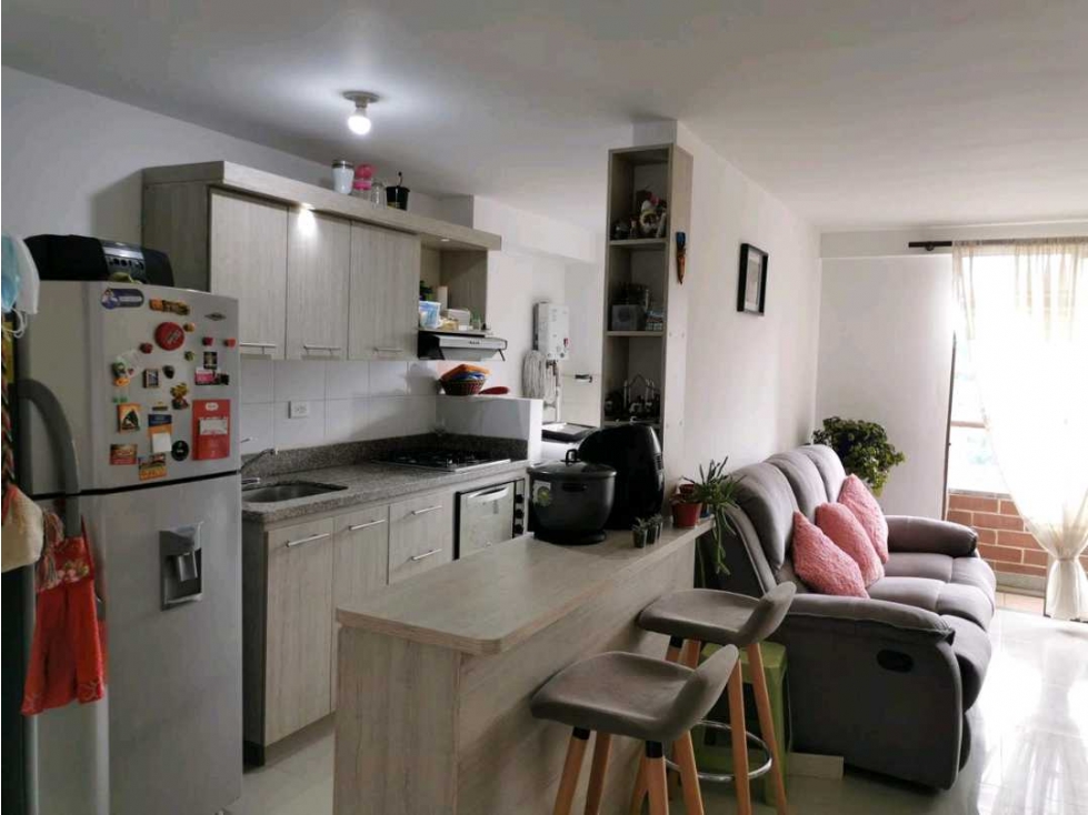 VENDO APARTAMENTO EN SABANETA LAS LOMITAS