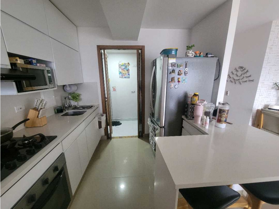 VENDO APARTAMENTO EN SABANETA CON VISTA A LA CIUDAD — foto 3