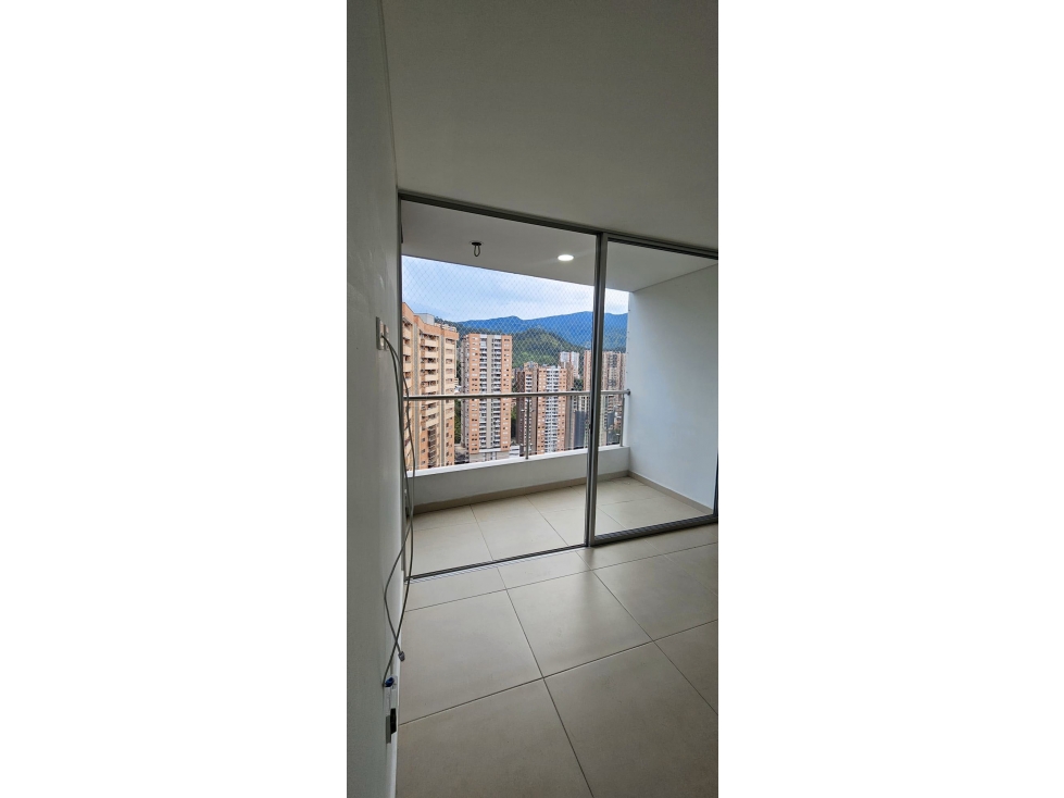 VENDO APARTAMENTO EN SABANETA PARTE PLANA