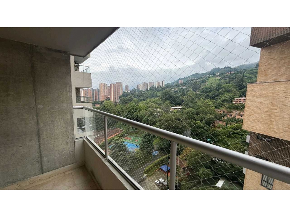 Vendo apartamento en Sabaneta, sector las lomitas, diagonal a Paris. — foto 4