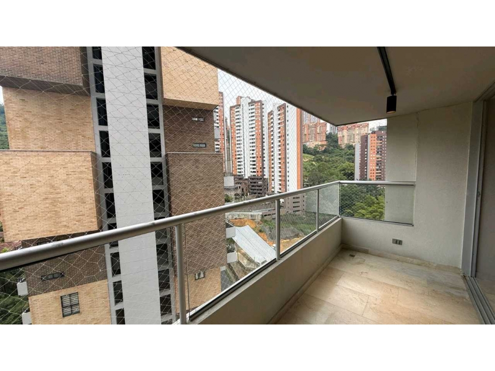 Vendo apartamento en Sabaneta, sector las lomitas, diagonal a Paris. — foto 5