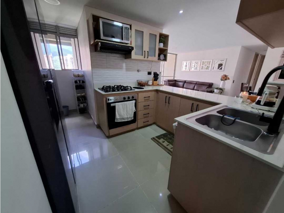 VENDO APARTAMENTO EN SABANETA LOMA DE SAN JOSE MADEROS — foto 2