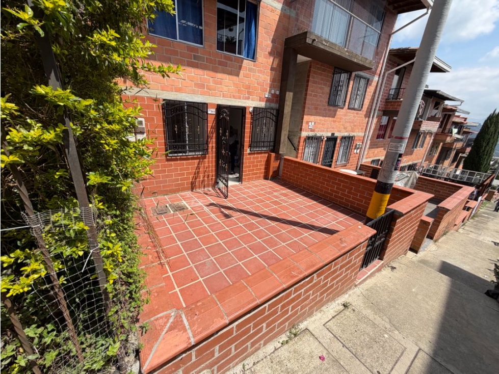 Vendo apartamento en san antonio de prado, cuenta con 3 habitaciones