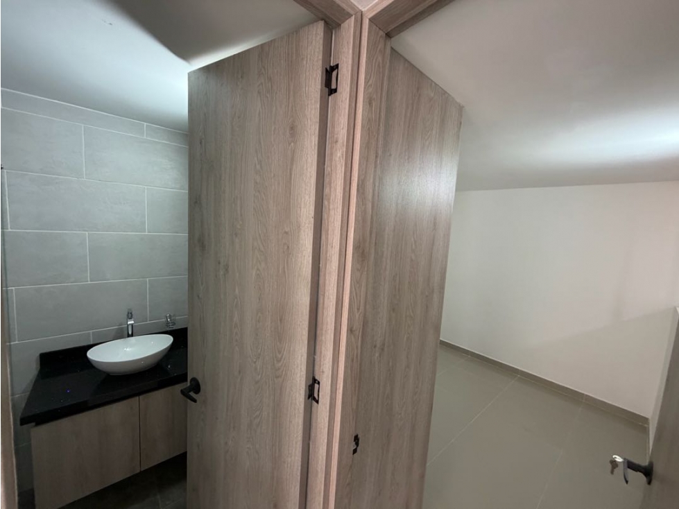Vendo apartamento en san antonio de prado, cuenta con 3 habitaciones — foto 4