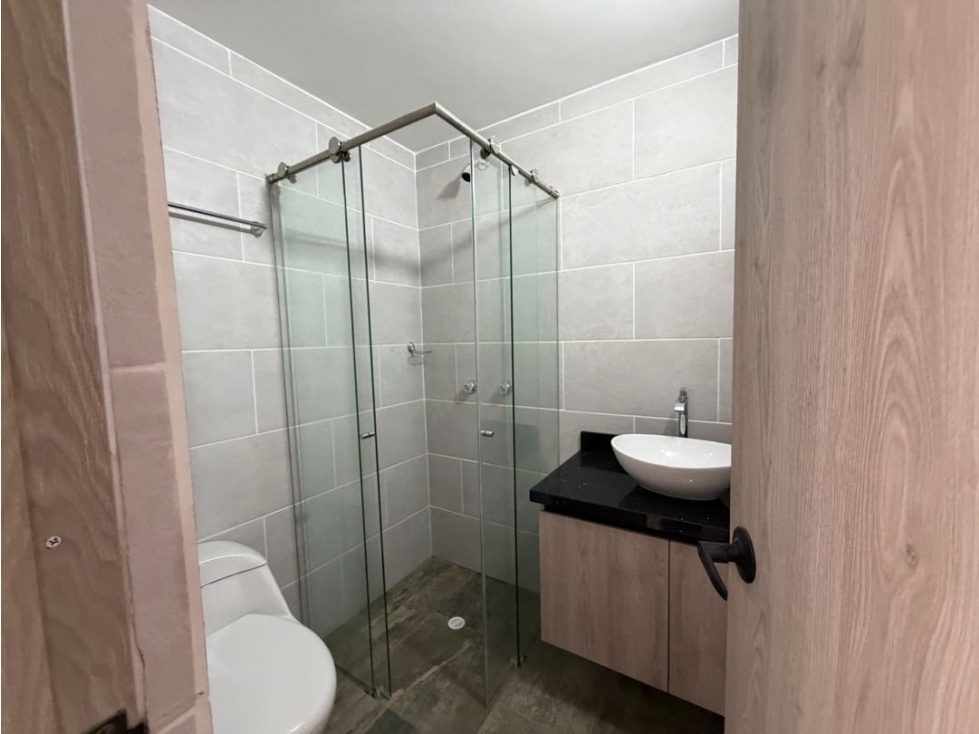 Vendo apartamento en san antonio de prado, cuenta con 3 habitaciones — foto 6