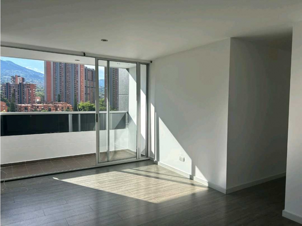 VENDO APARTAMENTO EN SURAMERICA