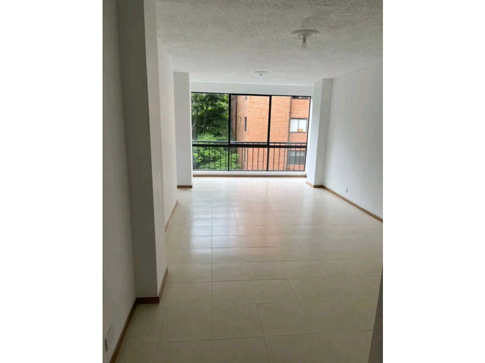 ¡VENDO! Apartamento Envigado-Escobero sin balcon con ventanal no uti — foto 3