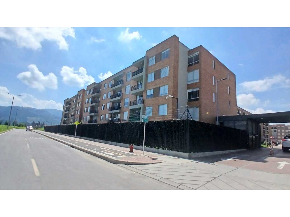 VENDO EXCLUISIVO APARTAMENTO ESQUINERO EN EL PRIMER PISO, EN CAJICA