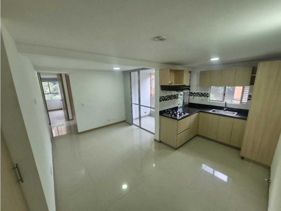 VENDO APARTAMENTO IMPECABLE COLORS ENVIGADO