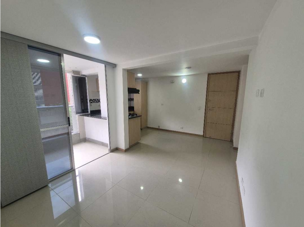 VENDO APARTAMENTO IMPECABLE COLORS ENVIGADO — foto 2