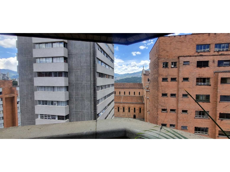 VENDO APARTAMENTO LA CANDELARIA MEDELLIN 5 ALCOBAS 4.5 BAÑOS BALCON