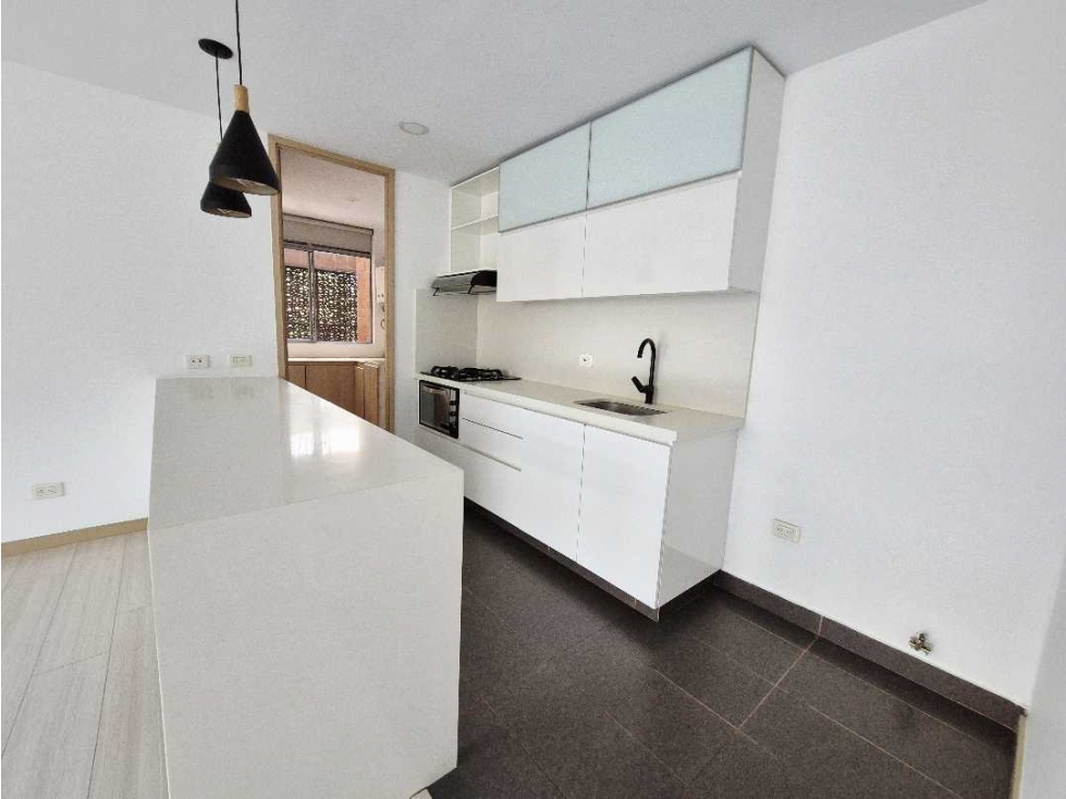 Vendo apartamento Loma del chocho Envigado 98 mts 3 alcobas 2 parquead