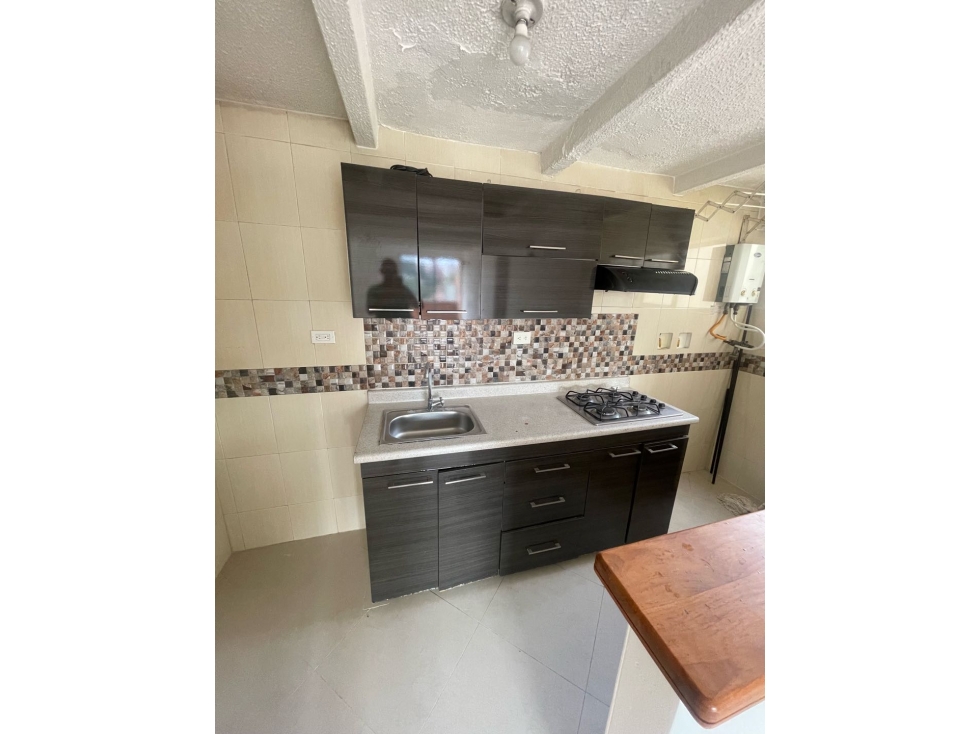 VENDO APARTAMENTO LOS COLORES