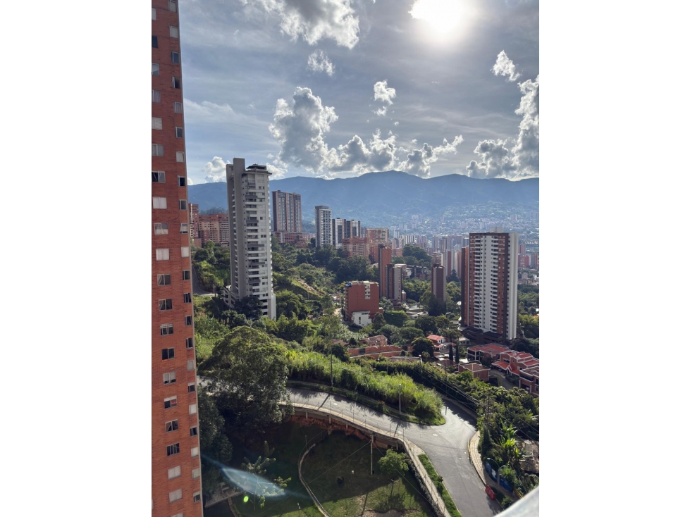 VENDO APARTAMENTO MODERNO SABANETA