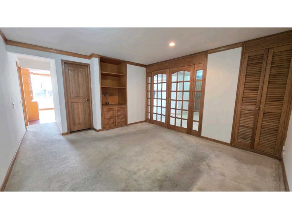 VENDO Santa Paula /Molinos Norte. Ideal para Remodelar. 3 HAB 3 PRK VM — foto 2