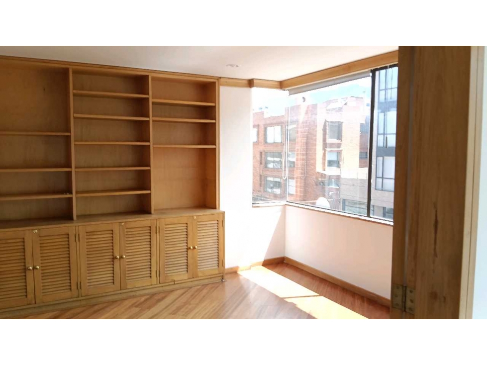 VENDO Santa Paula /Molinos Norte. Ideal para Remodelar. 3 HAB 3 PRK VM — foto 6