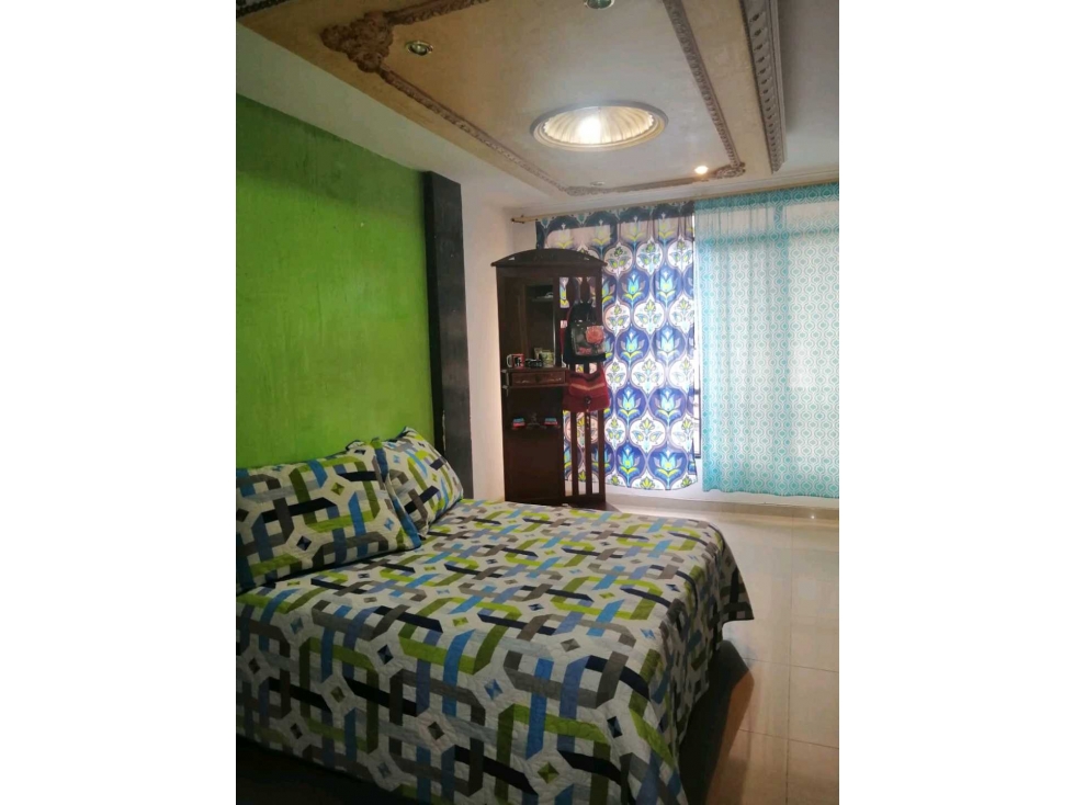 VENDO APARTAMENTO MUY CENTRAL