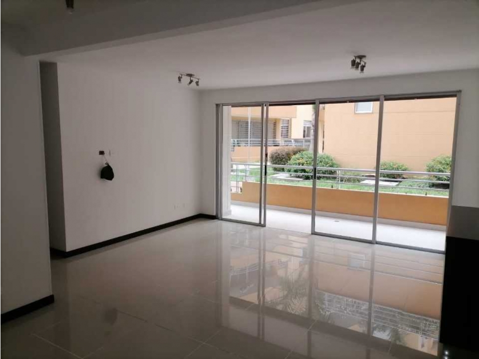 Vendo apartamento norte de cali barrio la flora 1er piso unidad cerrad — foto 2