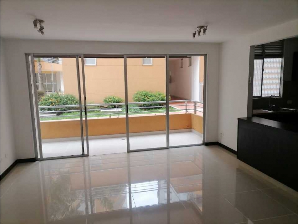 Vendo apartamento norte de cali barrio la flora 1er piso unidad cerrad — foto 3