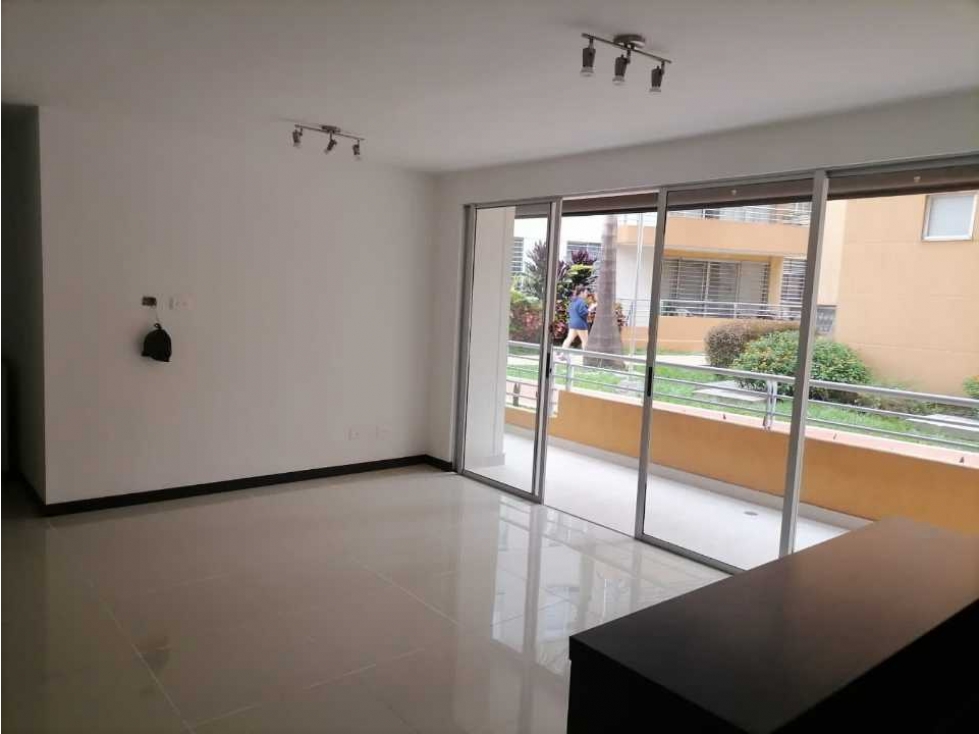 Vendo apartamento norte de cali barrio la flora 1er piso unidad cerrad — foto 4