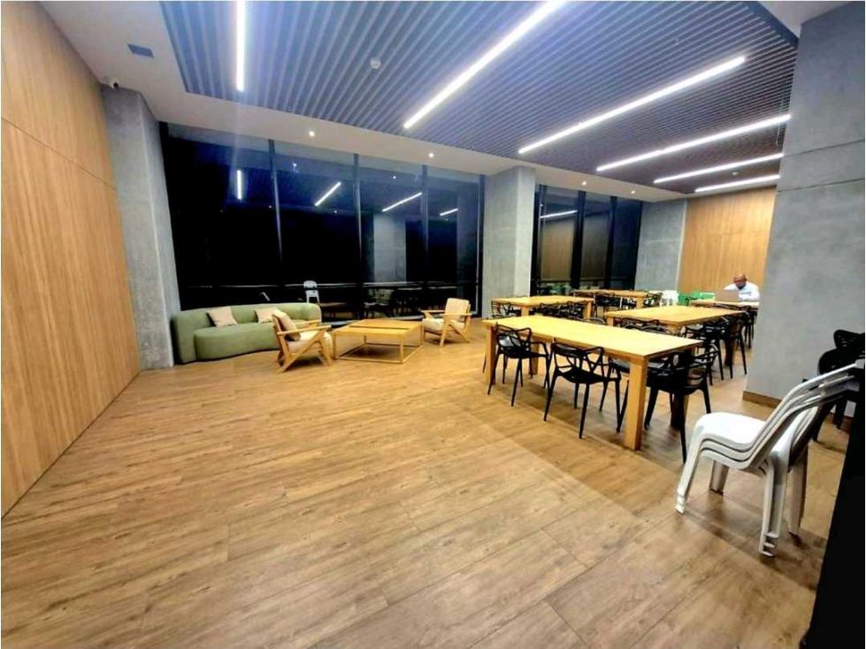 VENDO APARTAMENTO NUEVO Y MODERNO PARA ESTRENAR EN EL POBLADO — foto 2